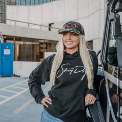 Trucker hat – Camo with black and red logo